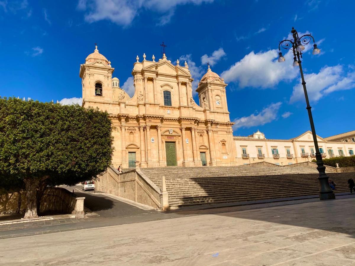 Casa Rurale Noto Antica Apartment Luaran gambar