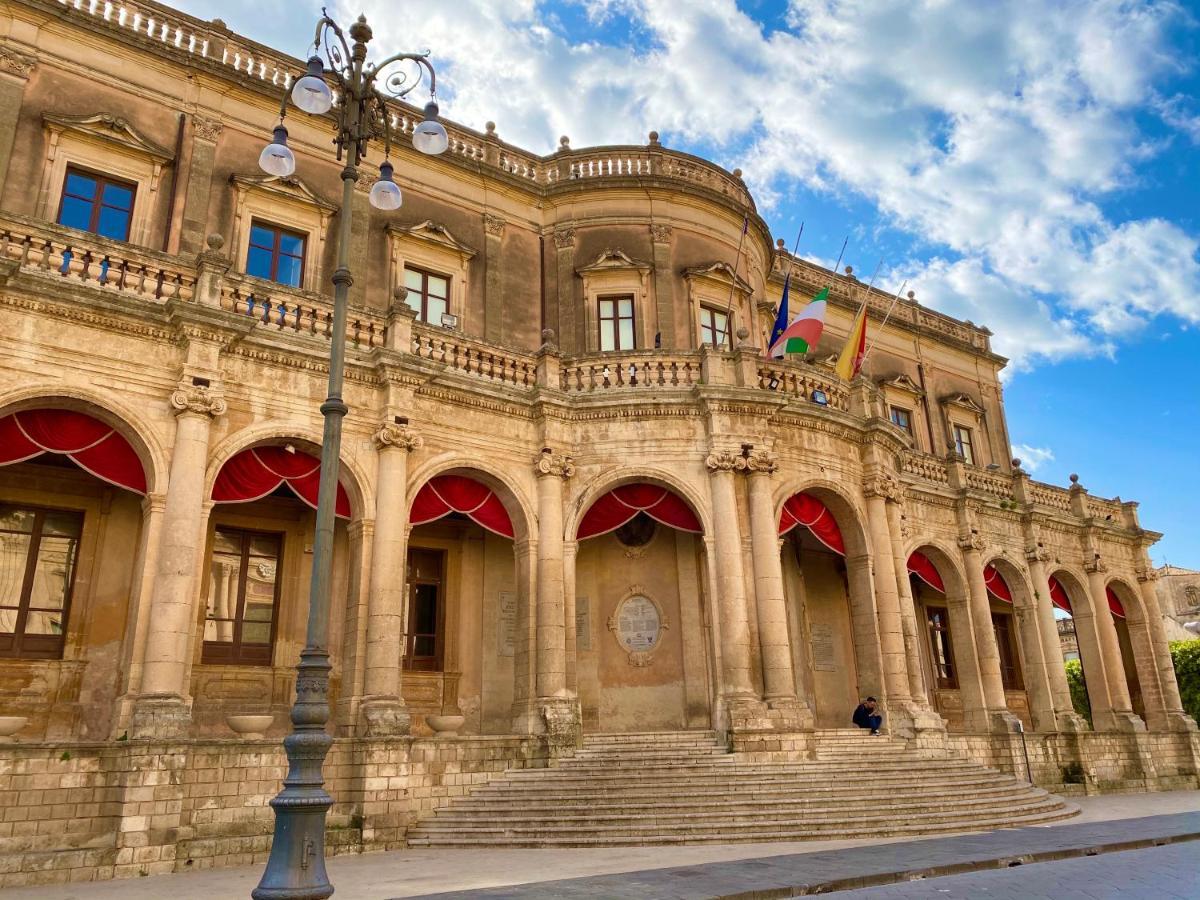 Casa Rurale Noto Antica Apartment Luaran gambar