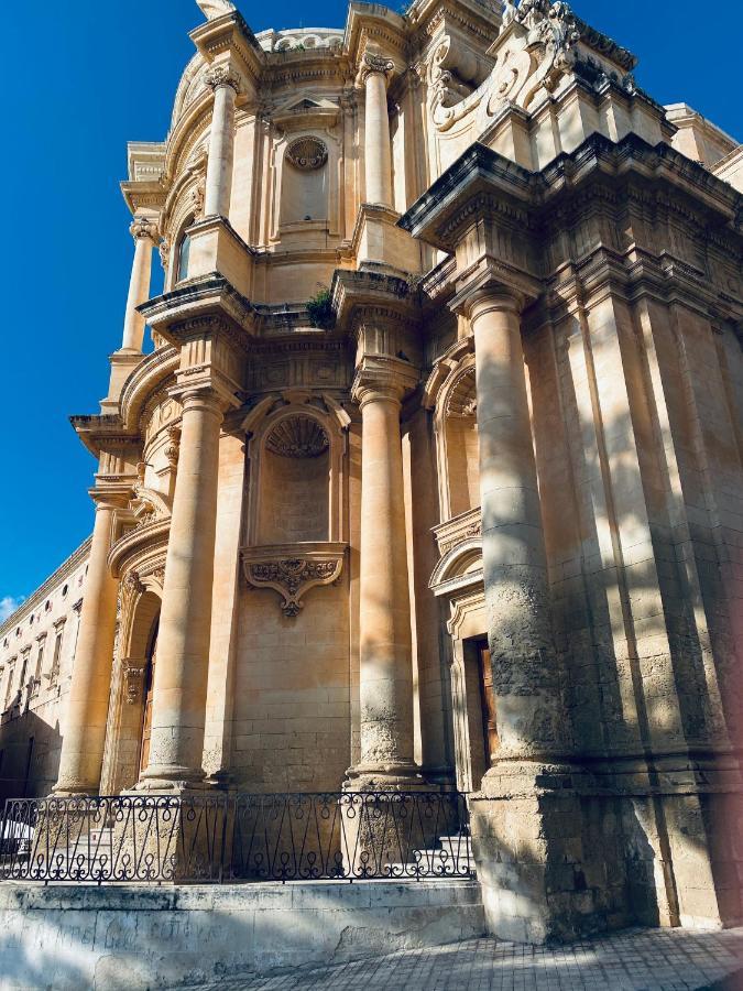 Casa Rurale Noto Antica Apartment Luaran gambar