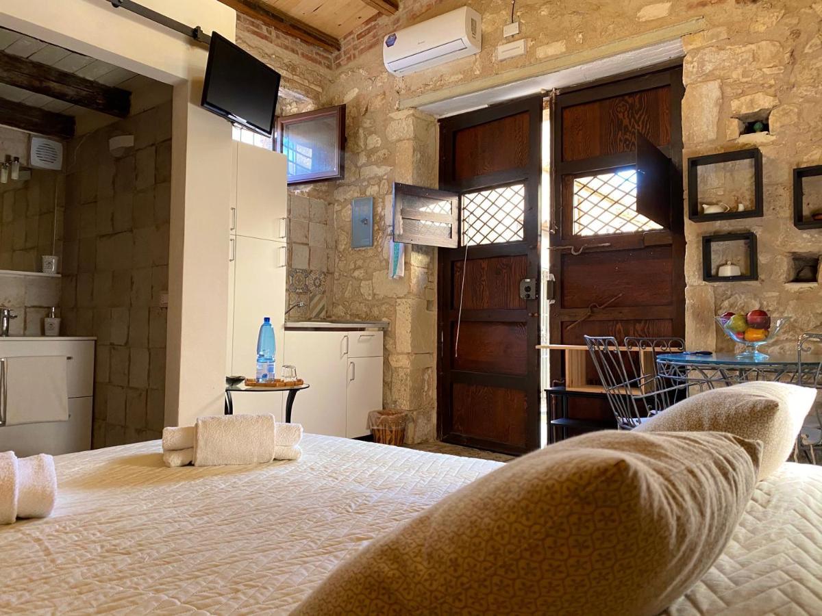 Casa Rurale Noto Antica Apartment Luaran gambar